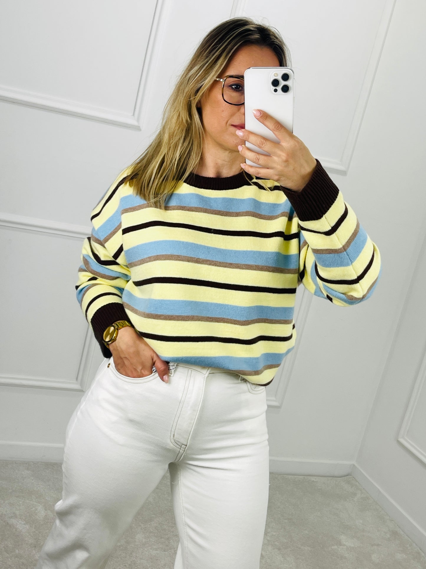 CAMISOLA DE MALHA ÀS RISCAS EM TONS SUAVES