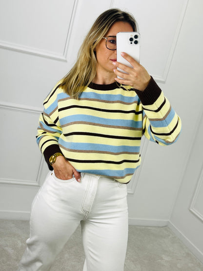 CAMISOLA DE MALHA ÀS RISCAS EM TONS SUAVES