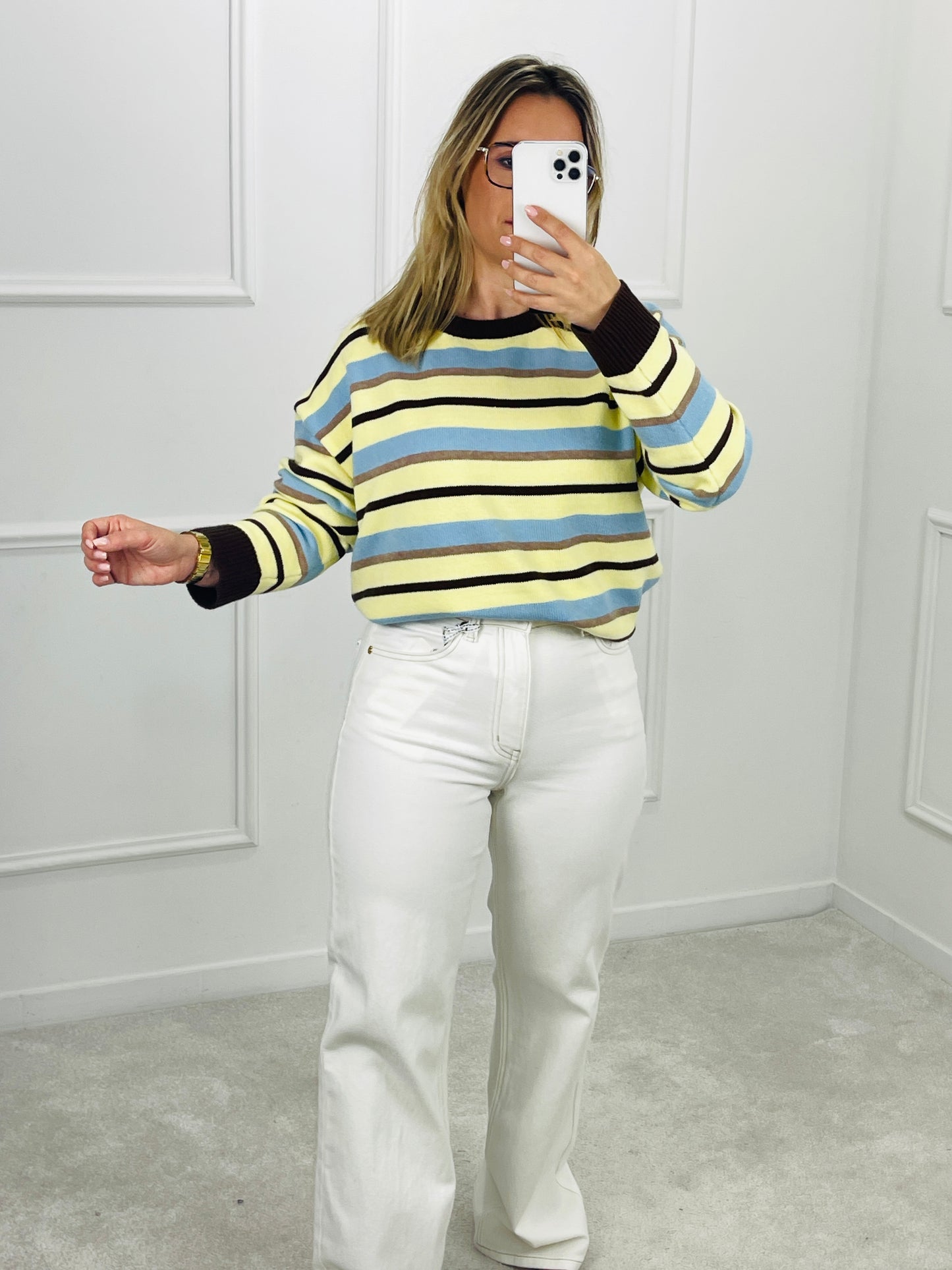 CAMISOLA DE MALHA ÀS RISCAS EM TONS SUAVES