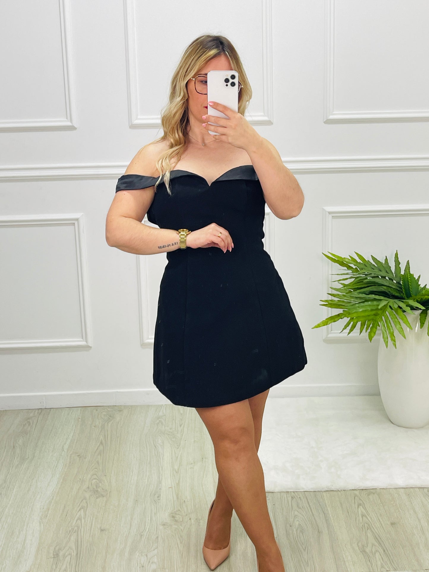 VESTIDO CURTO PRETO