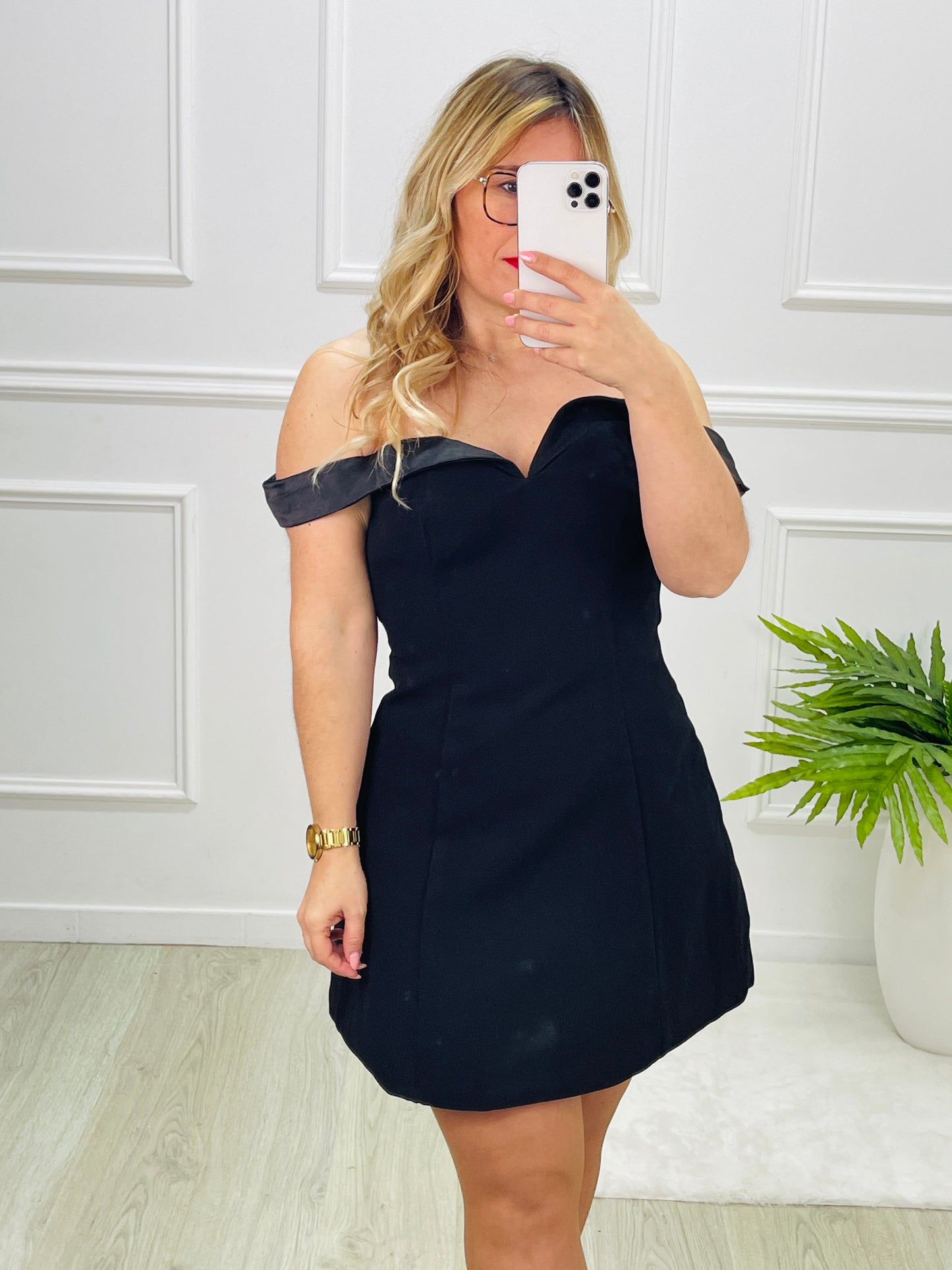 VESTIDO CURTO PRETO