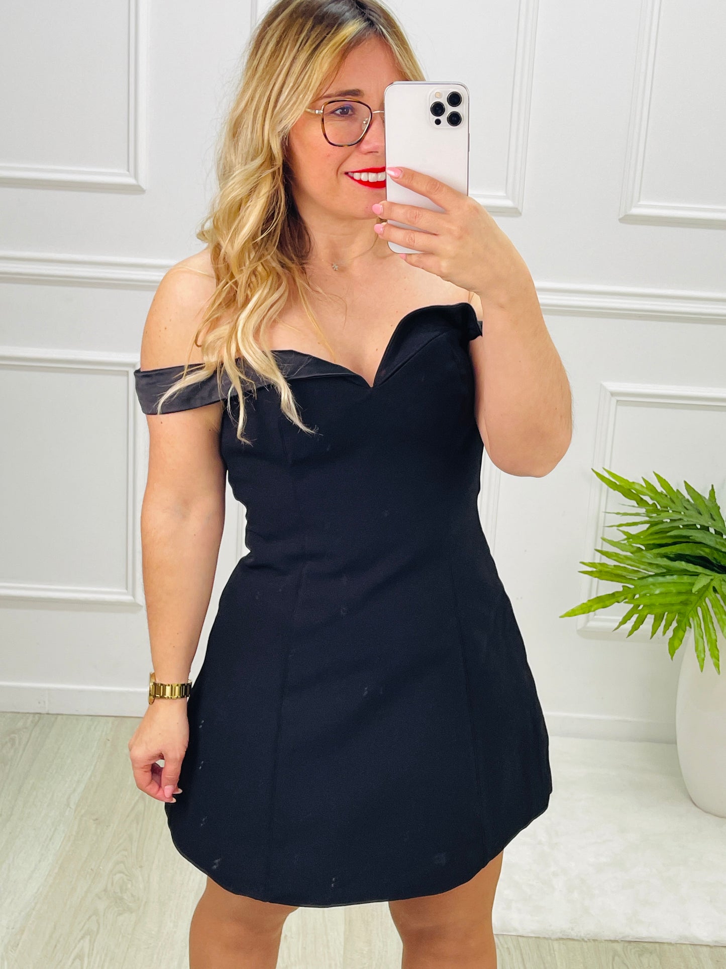 VESTIDO CURTO PRETO