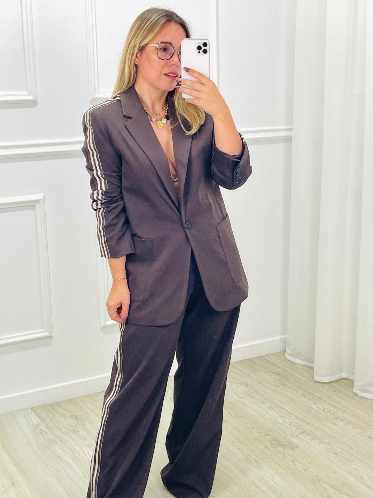 CONJUNTO BLAZER E CALÇA LUMINA CASTANHO