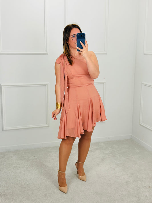 VESTIDO ASSIMÉTRICO FLUÍDO