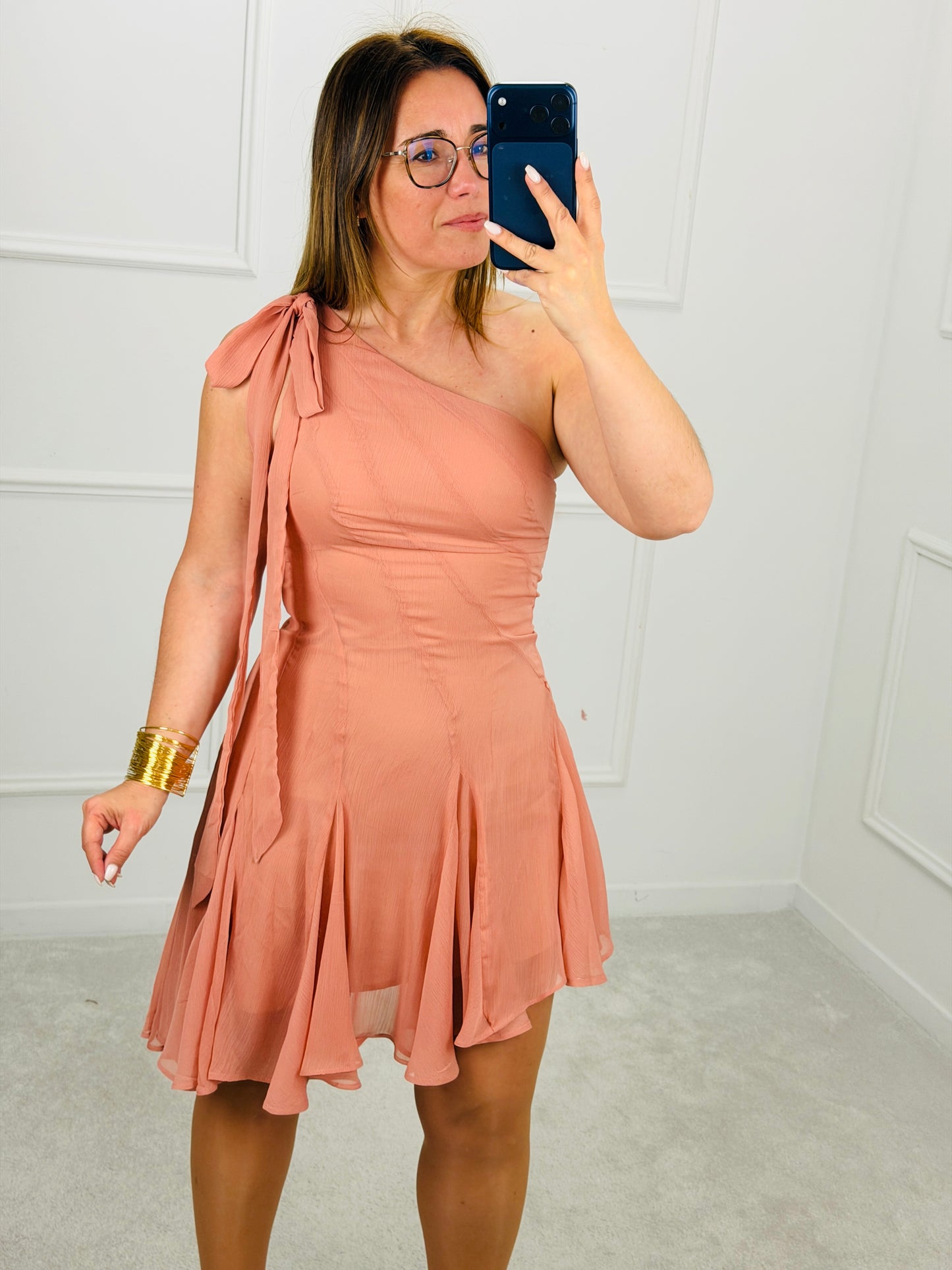 VESTIDO ASSIMÉTRICO FLUÍDO
