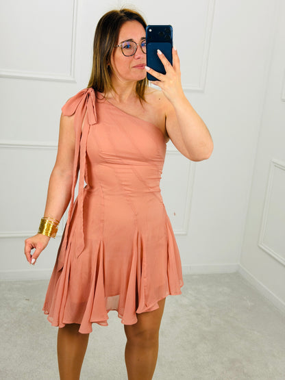 VESTIDO ASSIMÉTRICO FLUÍDO