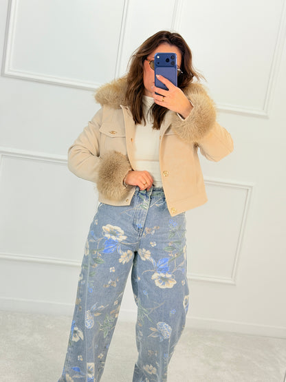 CASACO BEGE COM PELO