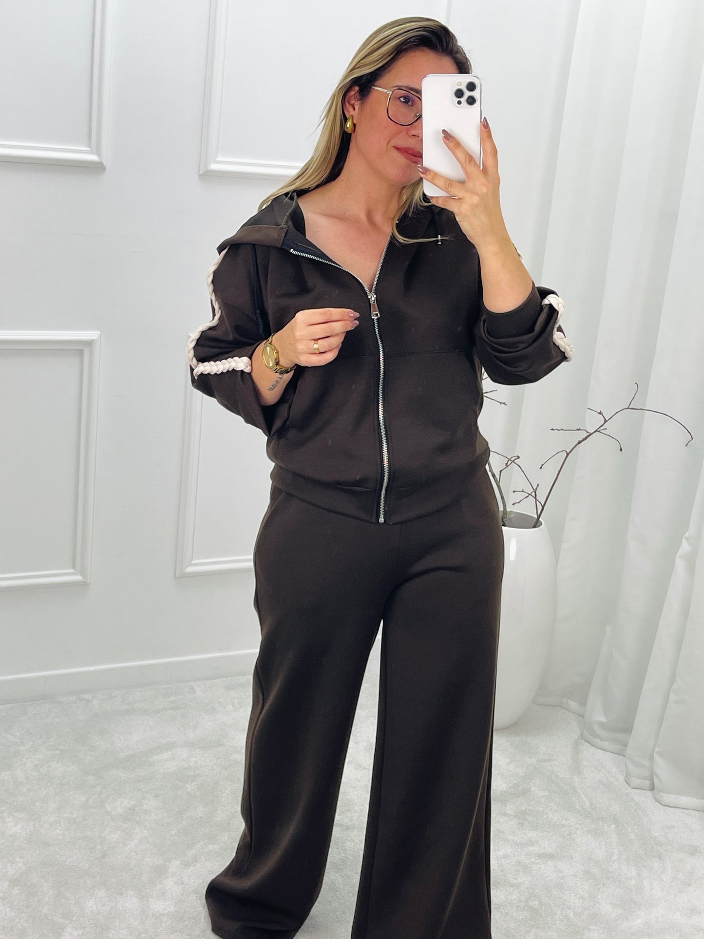 BROWN SET WITH ROPE EFFECT ON THE SLEEVES