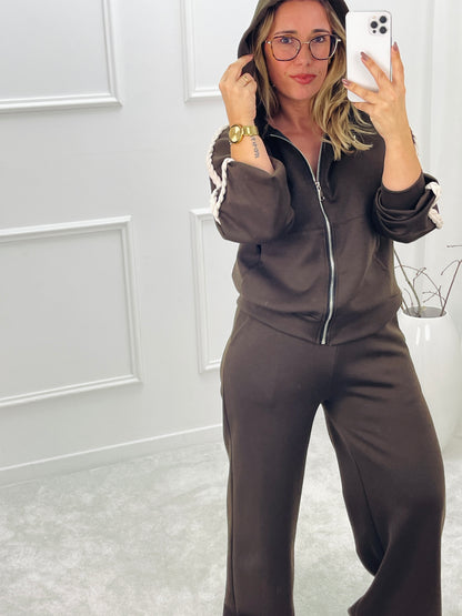 BROWN SET WITH ROPE EFFECT ON THE SLEEVES