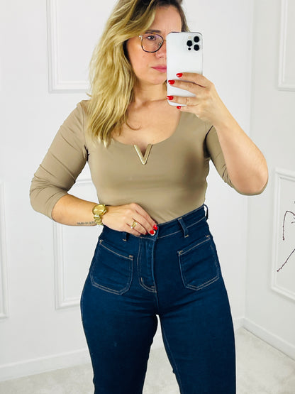 BODY V MANGA COMPRIDA TAUPE