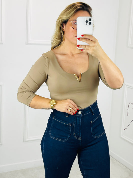 BODY V MANGA COMPRIDA TAUPE