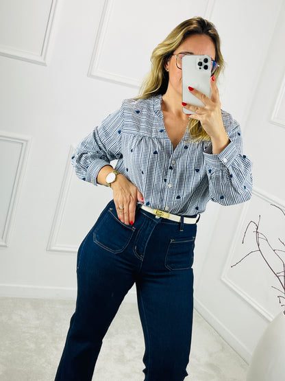 CAMISA MARINHO COM CORAÇÕES BORDADOS