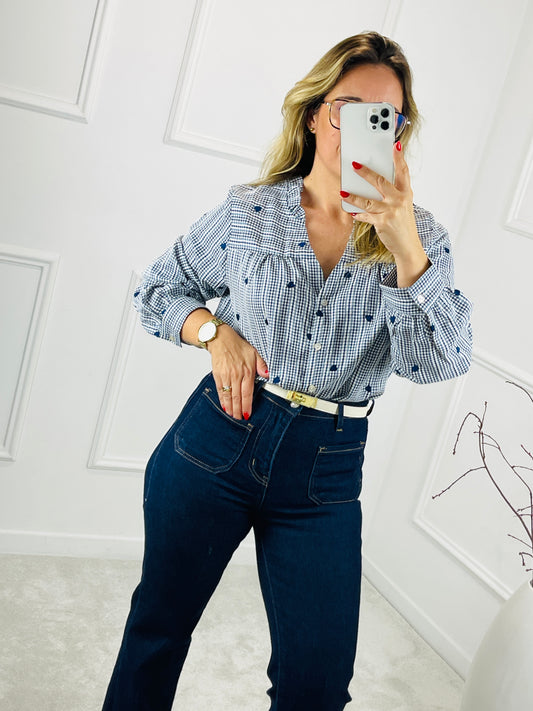 CAMISA MARINHO COM CORAÇÕES BORDADOS