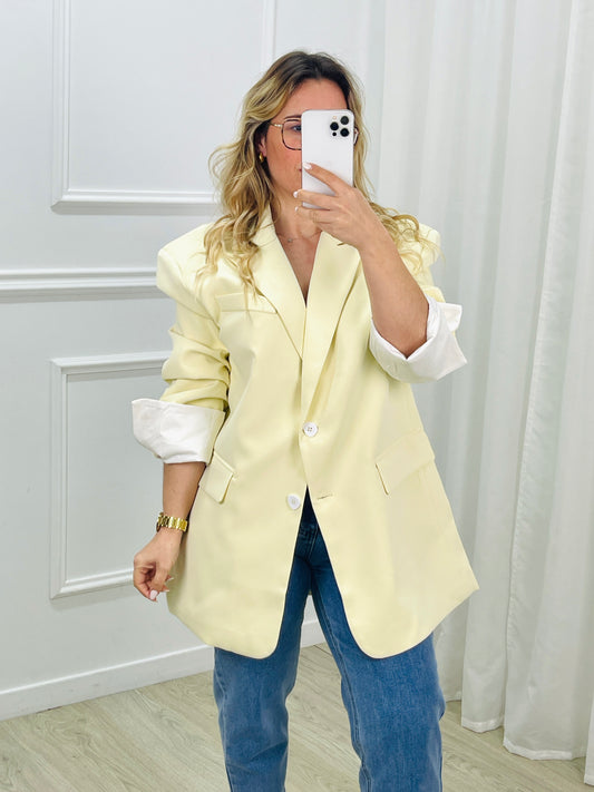 BLAZER OVERSIZED DETALHE MANGA AMARELO MANTEIGA