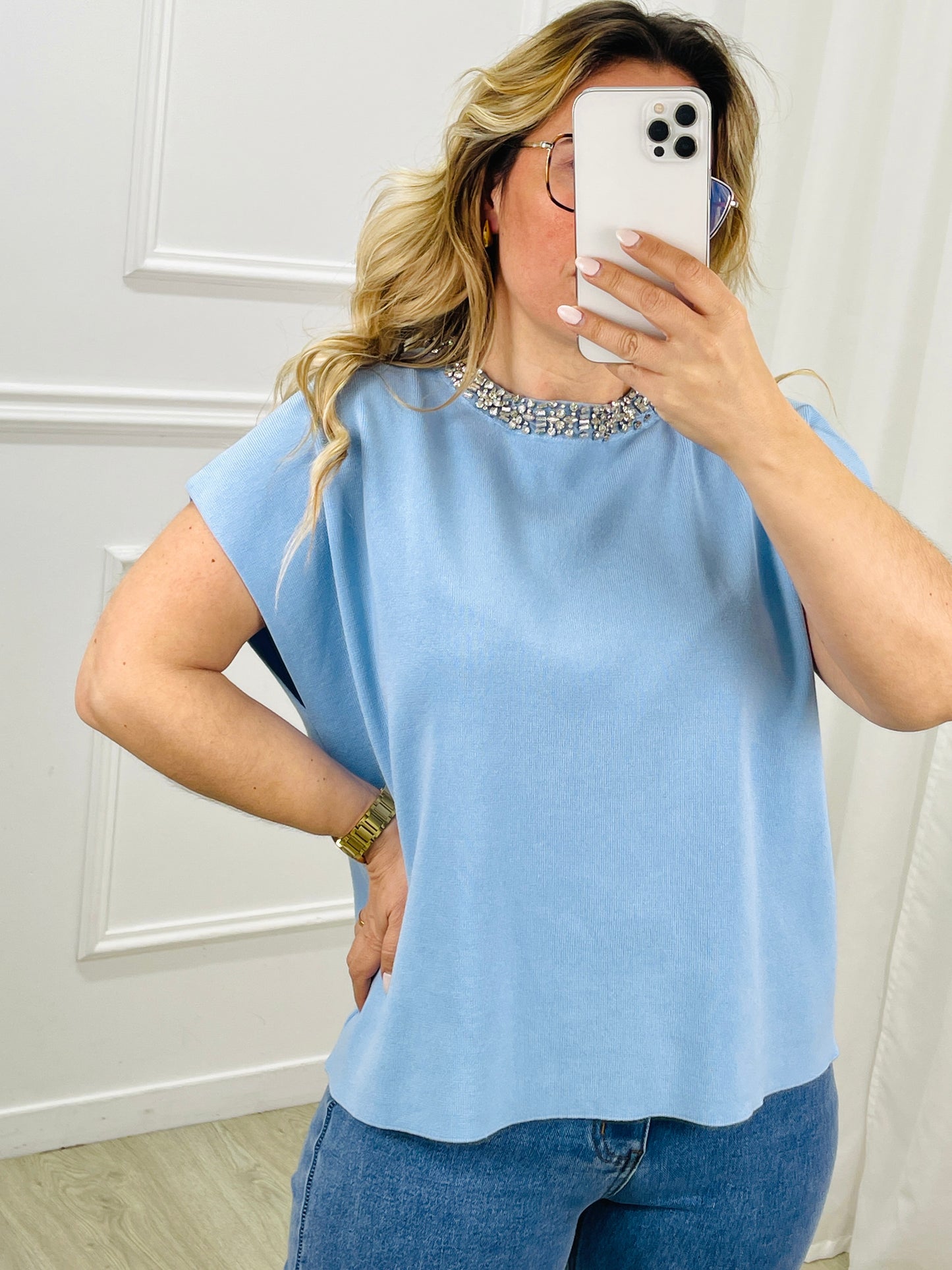 CAMISOLA MALHA COM BRILHO NA GOLA