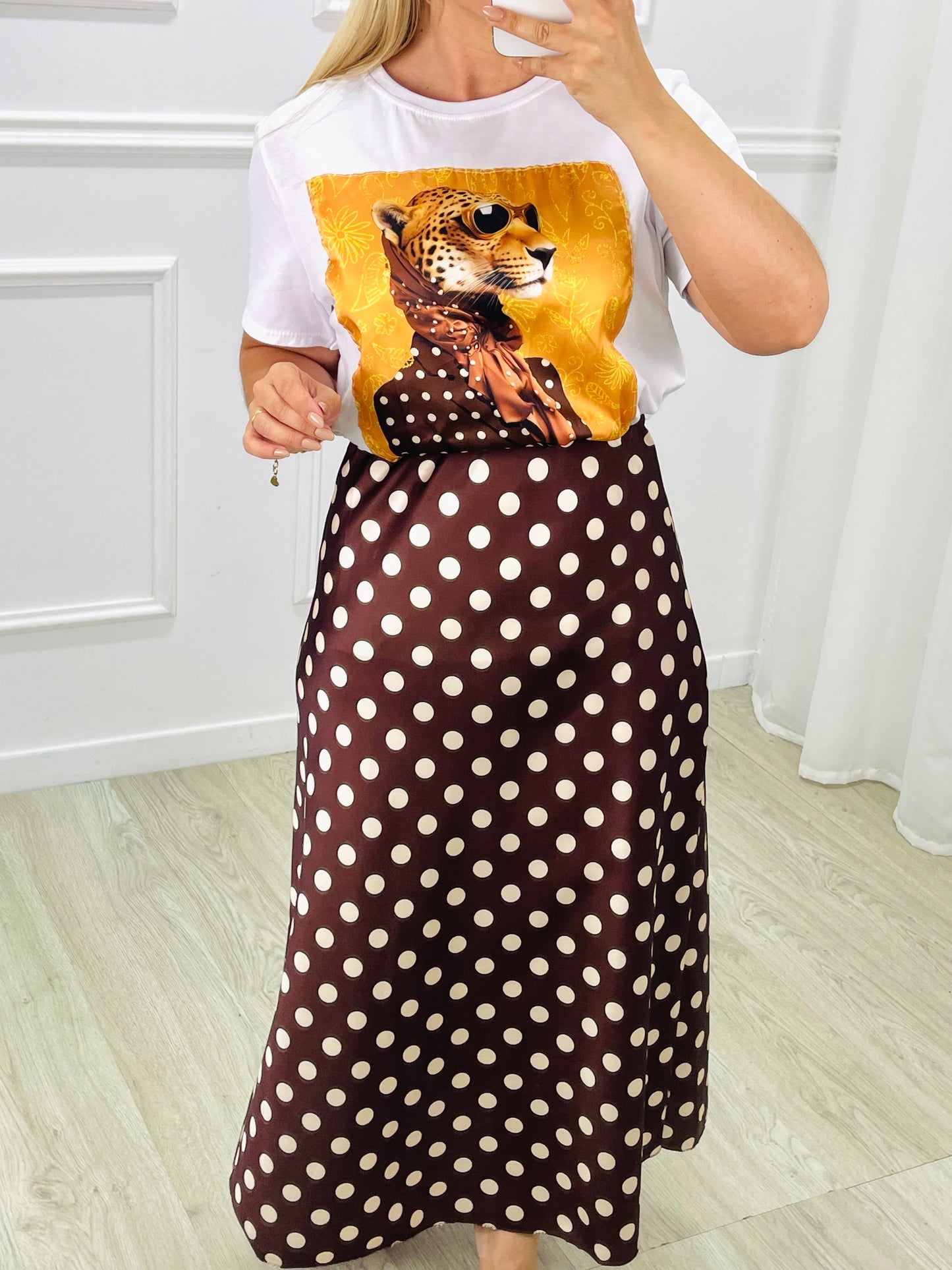 CONJUNTO TSHIRT E SAIA PINTAS
