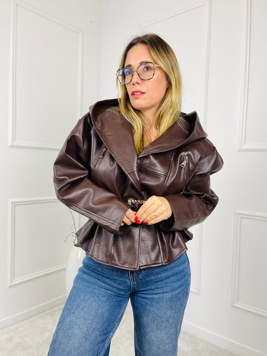 CASACO CASTANHO EM  ECOPELE COM CINTO EM BRILHO