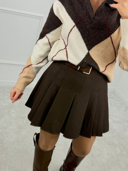 SAIA PREGAS CASTANHA COM CINTO